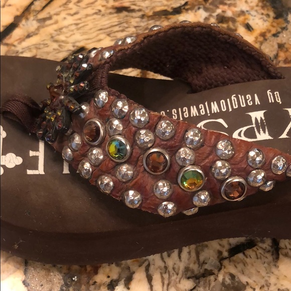 Gypsy Soule Flip Flops - 6.5 - Picture 3 of 4